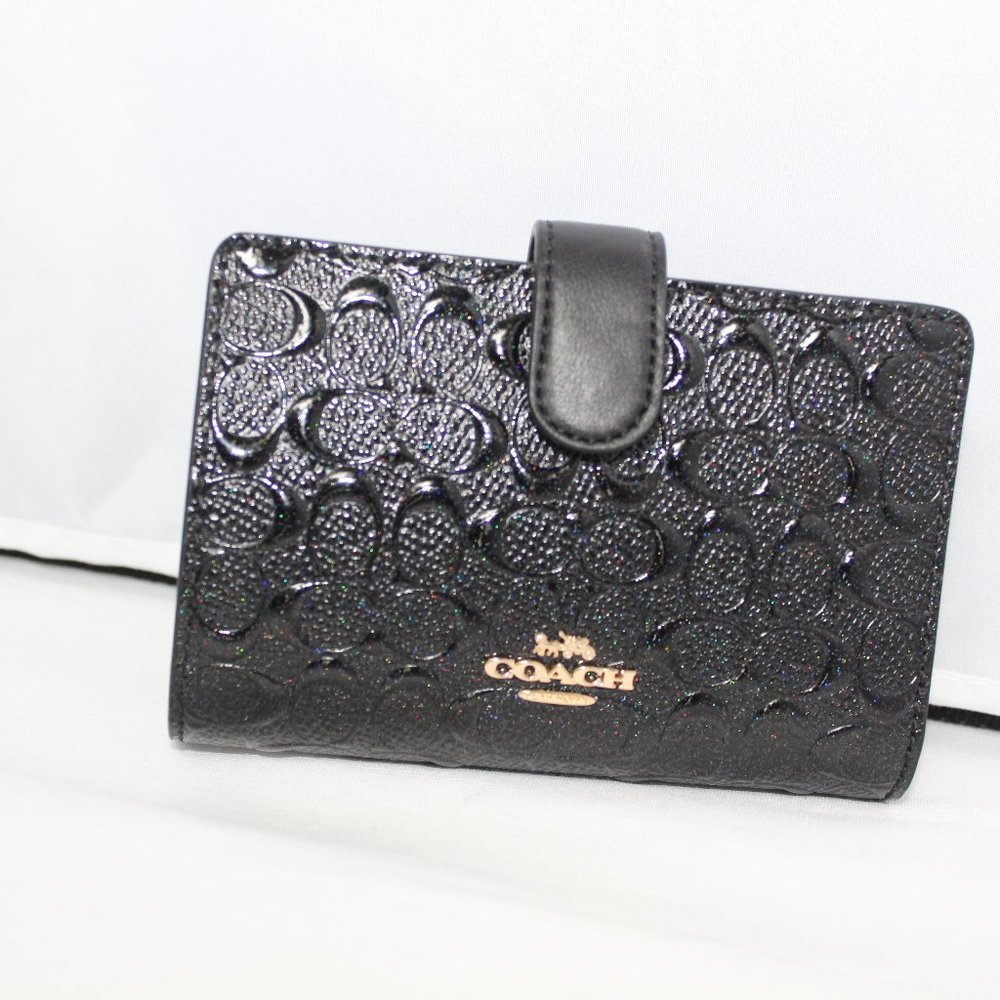 MEDIUM CORNER ZIP WALLET IN SIGNATURE LEATHER